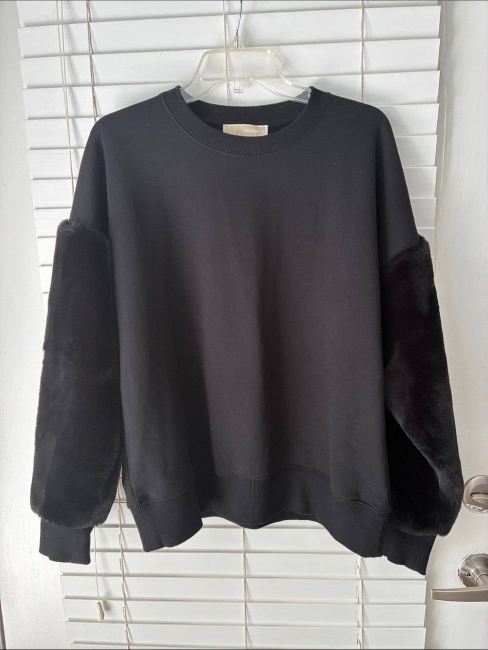 Michael Kors faux Fur long Sleeve Sweatshirt Black Women’s SZ M